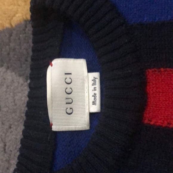 The Gucci sweatshirt in the beast is on it - Picture 2 of 3